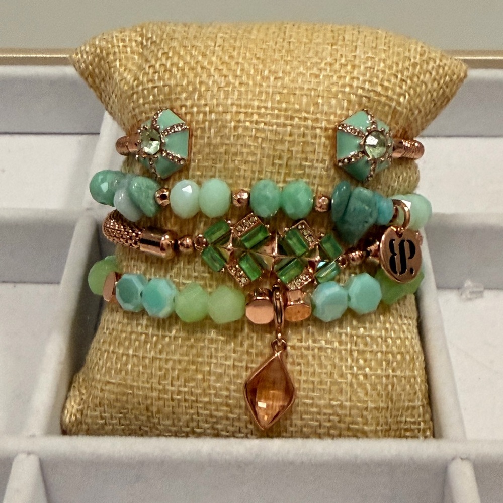 BOMB PARTY!! Rose Gold & Mint Beaded Stackable Bracelet Set - Picture 3 of 6